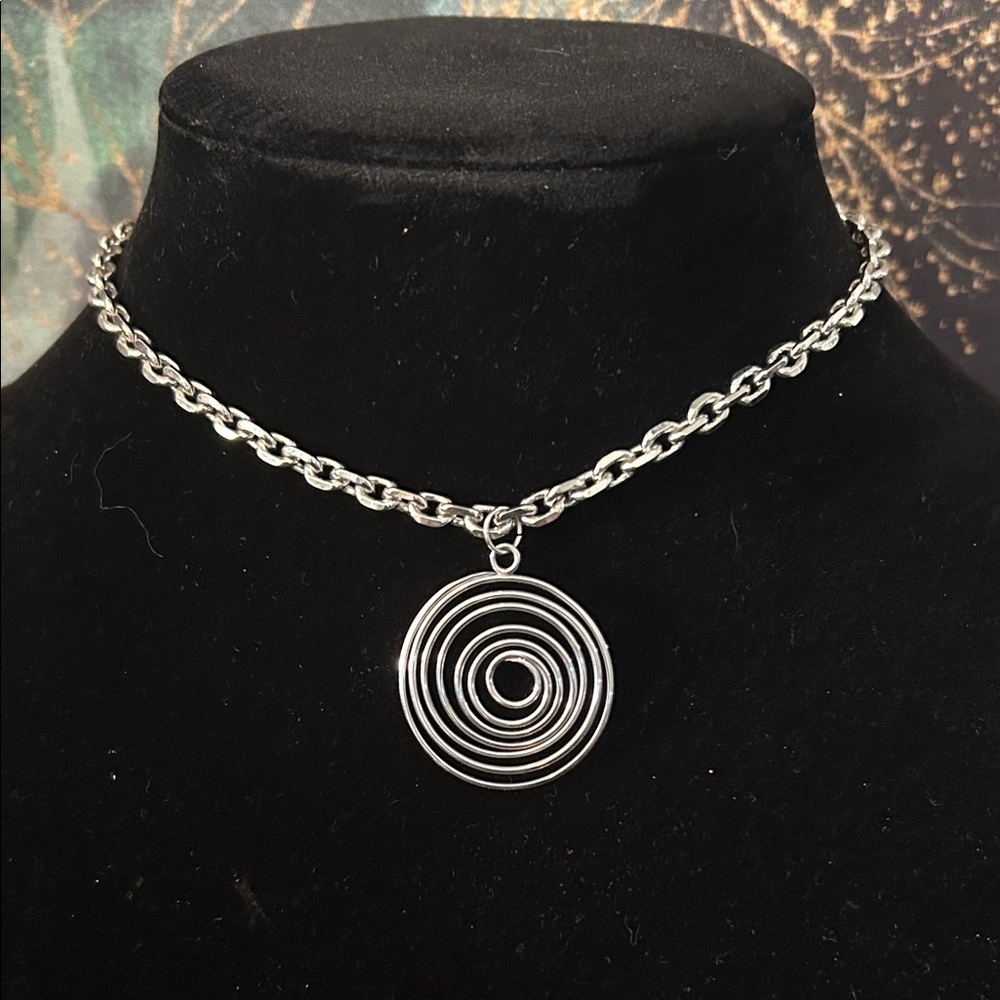 Chic Silver Circular Pendant Necklace